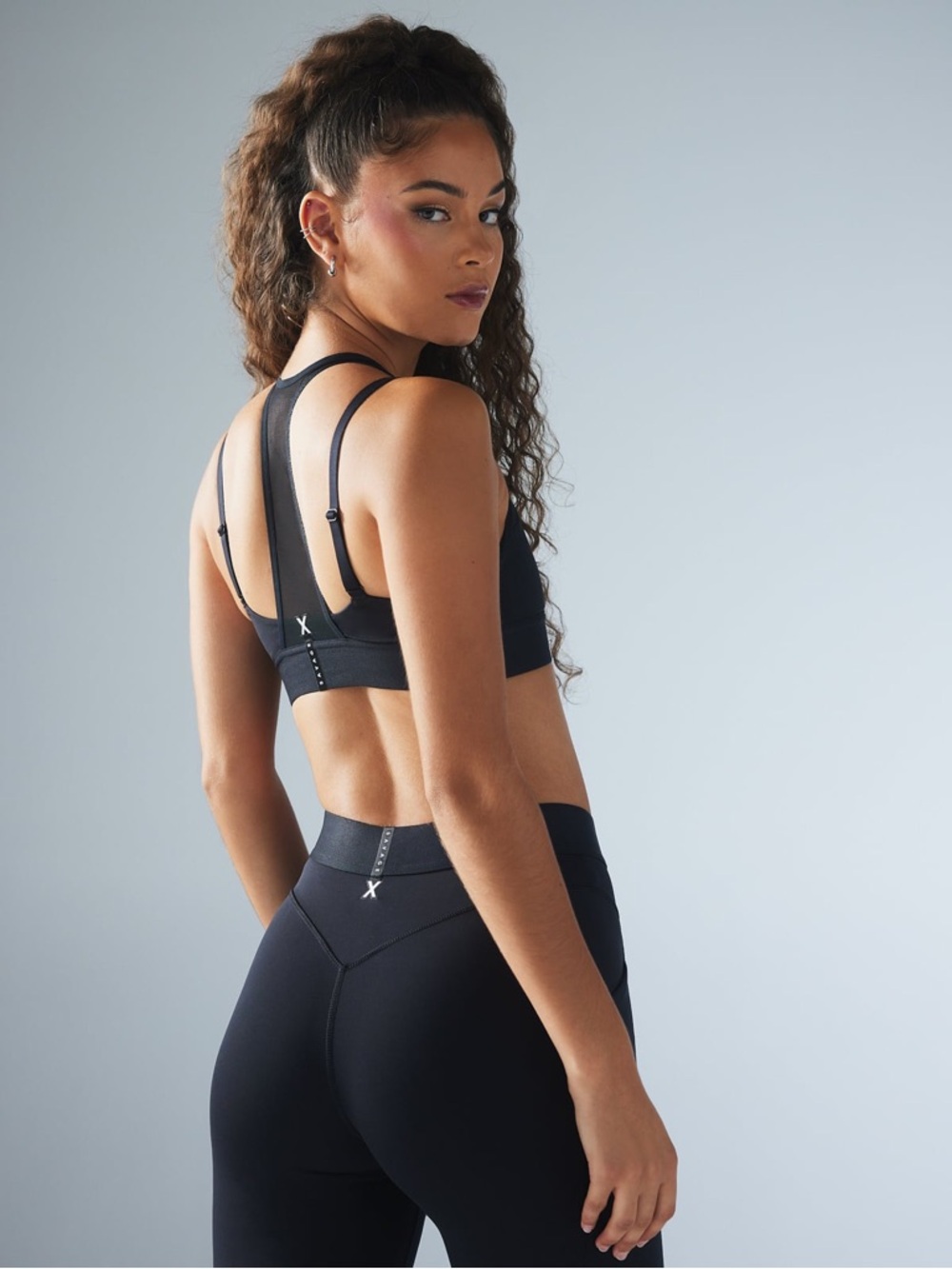 Black Savage X Fenty LINEUP MEDIUM-IMPACT MESH SPORTS BRA
